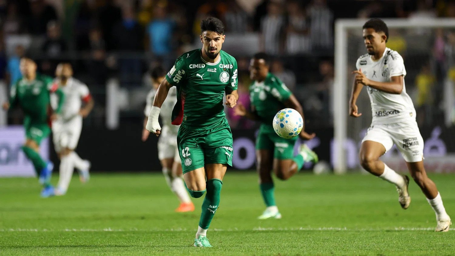 Santos e Palmeiras ficam no 0 a 0 na Vila Belmiro