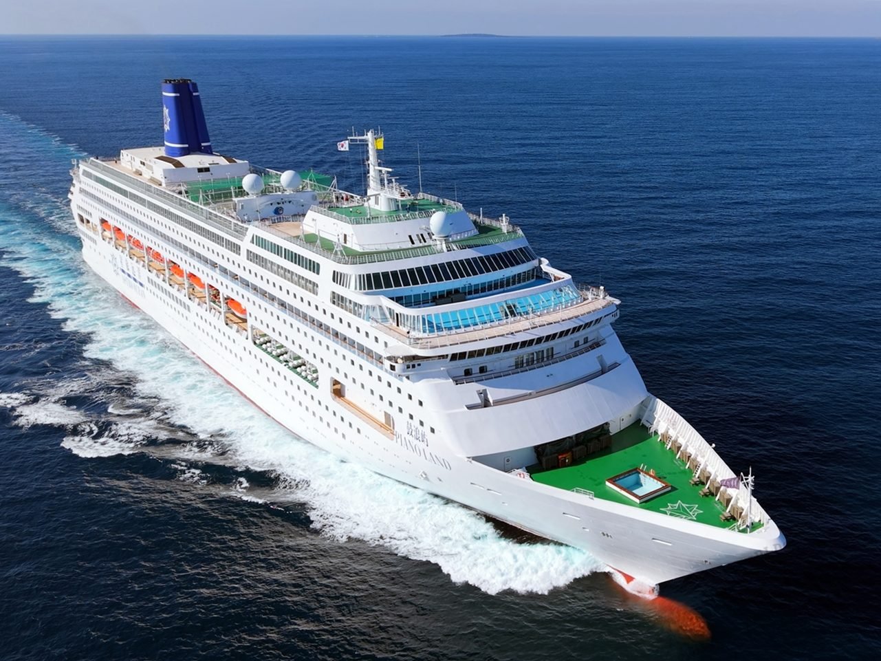 Navio Buenavista chega e abre a temporada de cruzeiros em Santos