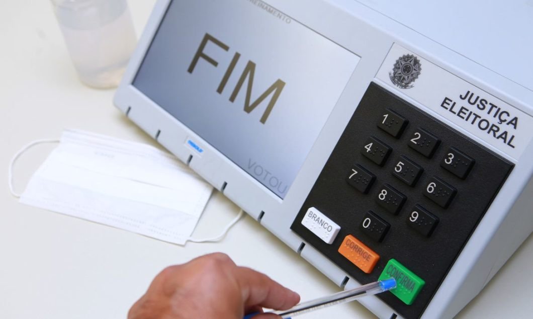 Votação do segundo turno é prorrogada até as 19h